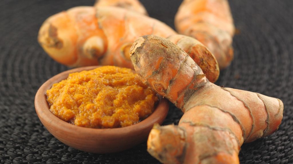 Turmeric Paste - remove underarm hair
